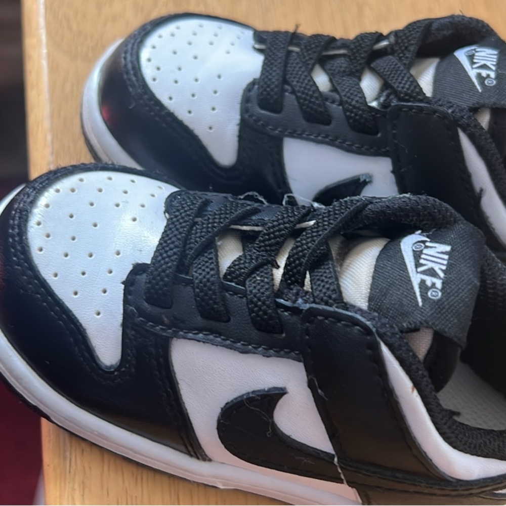 Nike Black and White Sneakers Classic Dunk Low Design